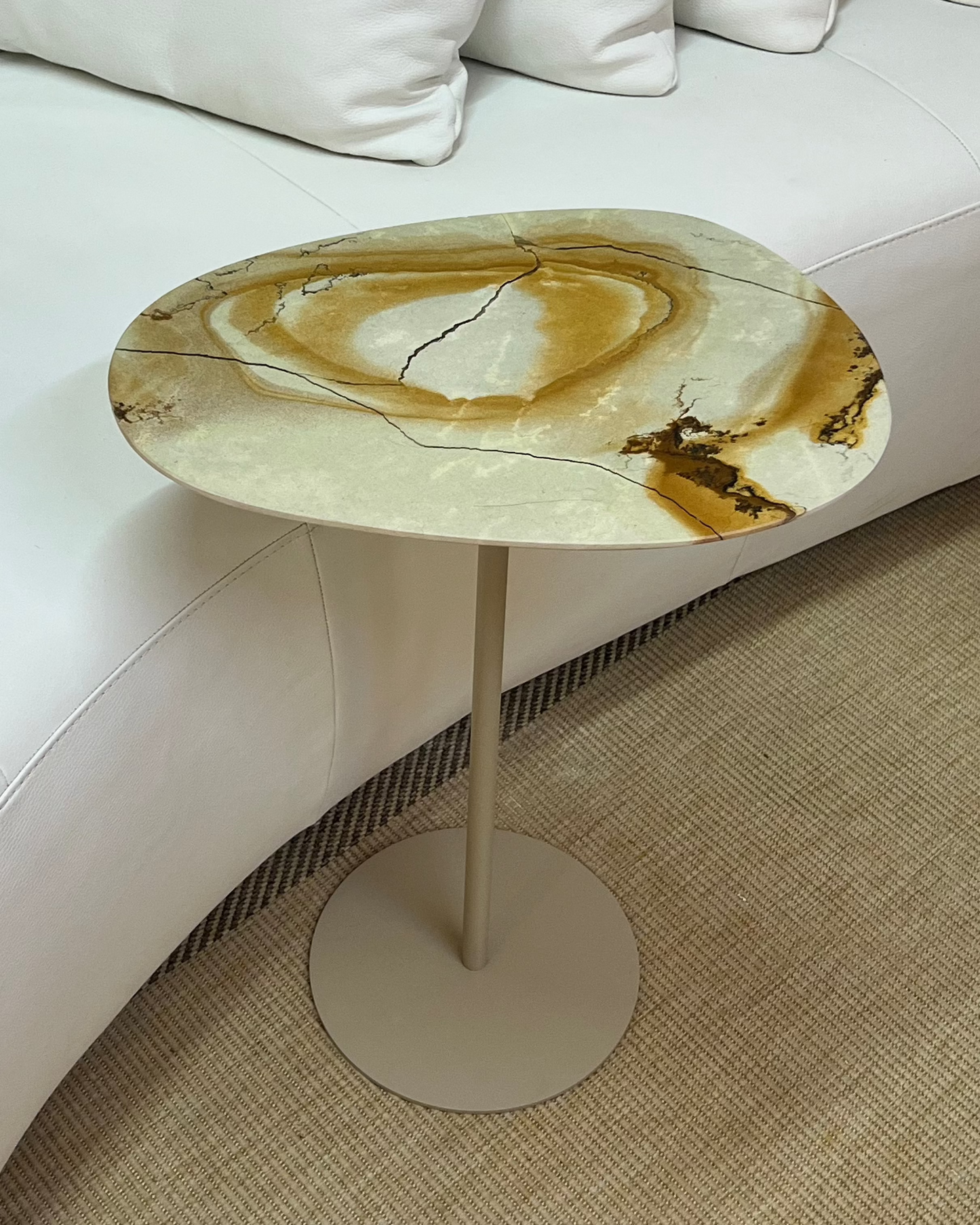 Mesa Tulipa Slim Quartzito Terracota Imperial