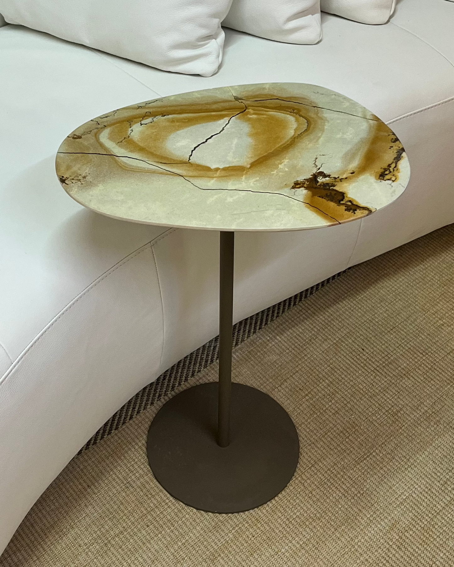 Mesa Tulipa Slim Quartzito Terracota Imperial
