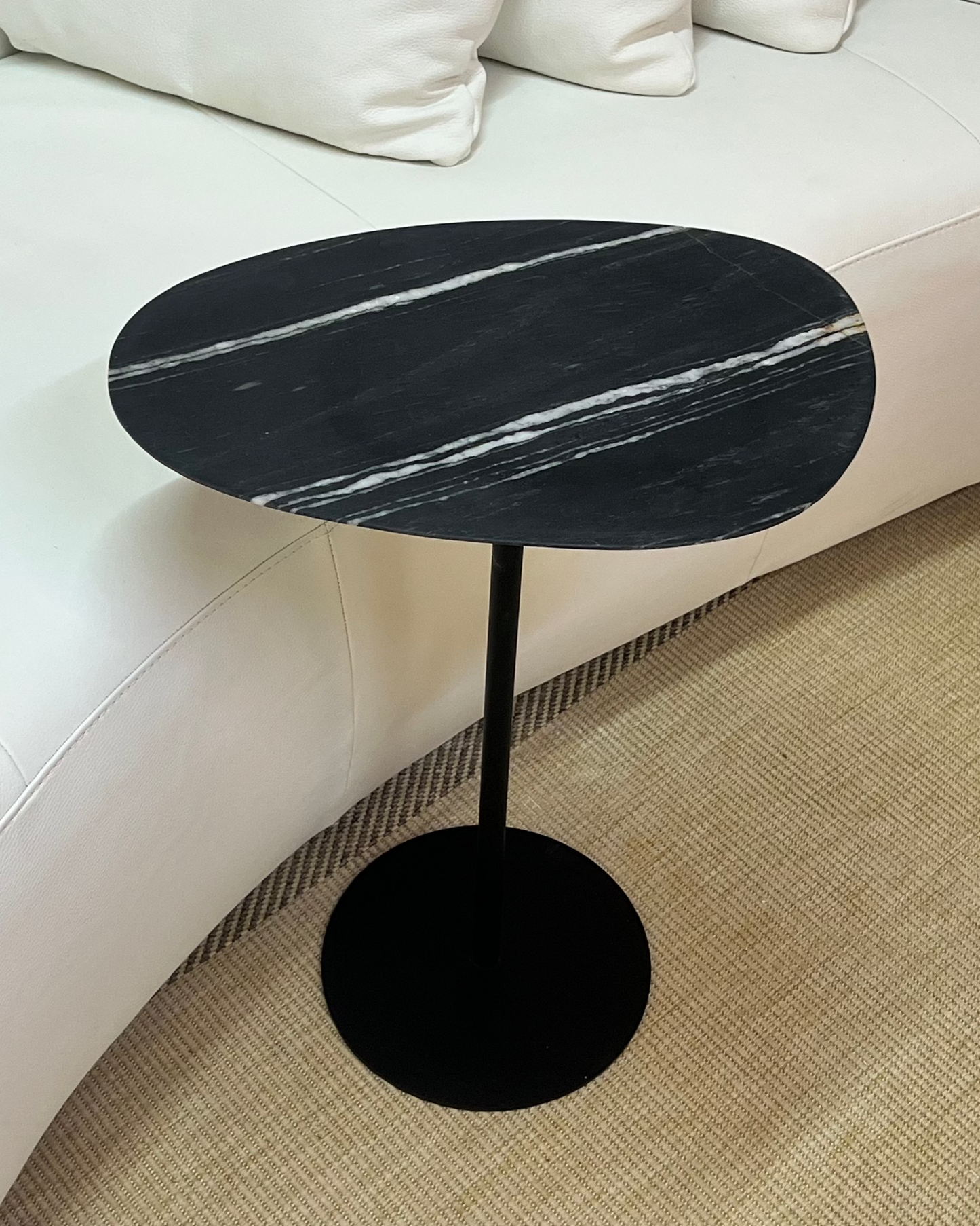 Mesa Tulipa Slim Mármore Nero Striatto