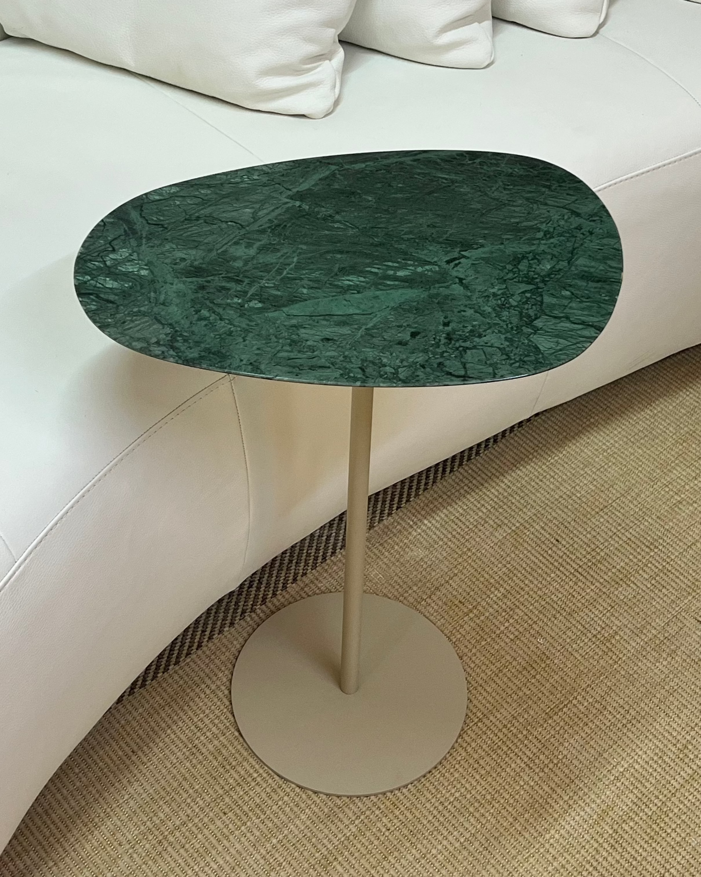 Mesa Tulipa Slim Mármore Verde Guatemala