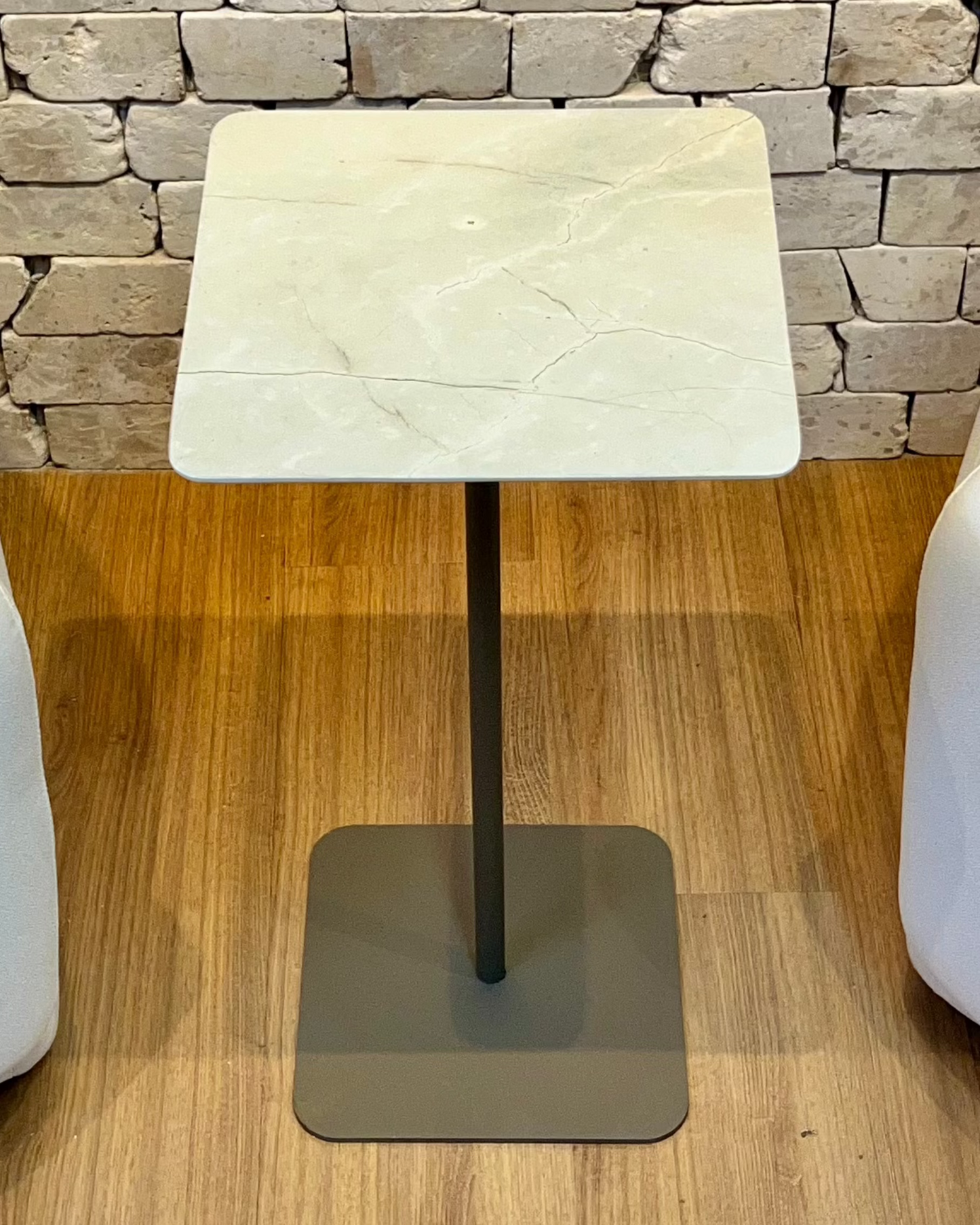 Mesa Quadratto Mármore Crema Deep