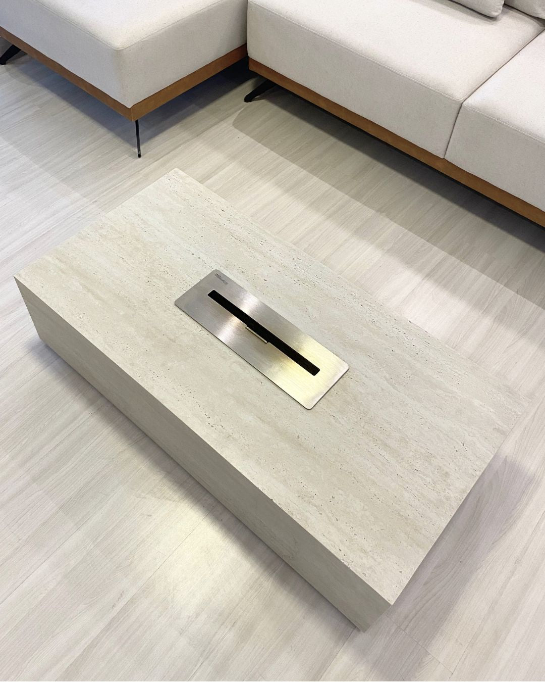 Mesa de Centro com Lareira Porcelanato Técnológico Travertino Romano