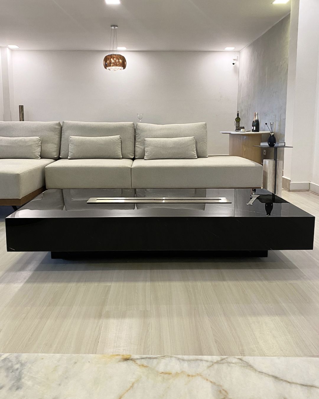 Mesa de Centro com Lareira Porcelanato Técnológico Nero Marquina