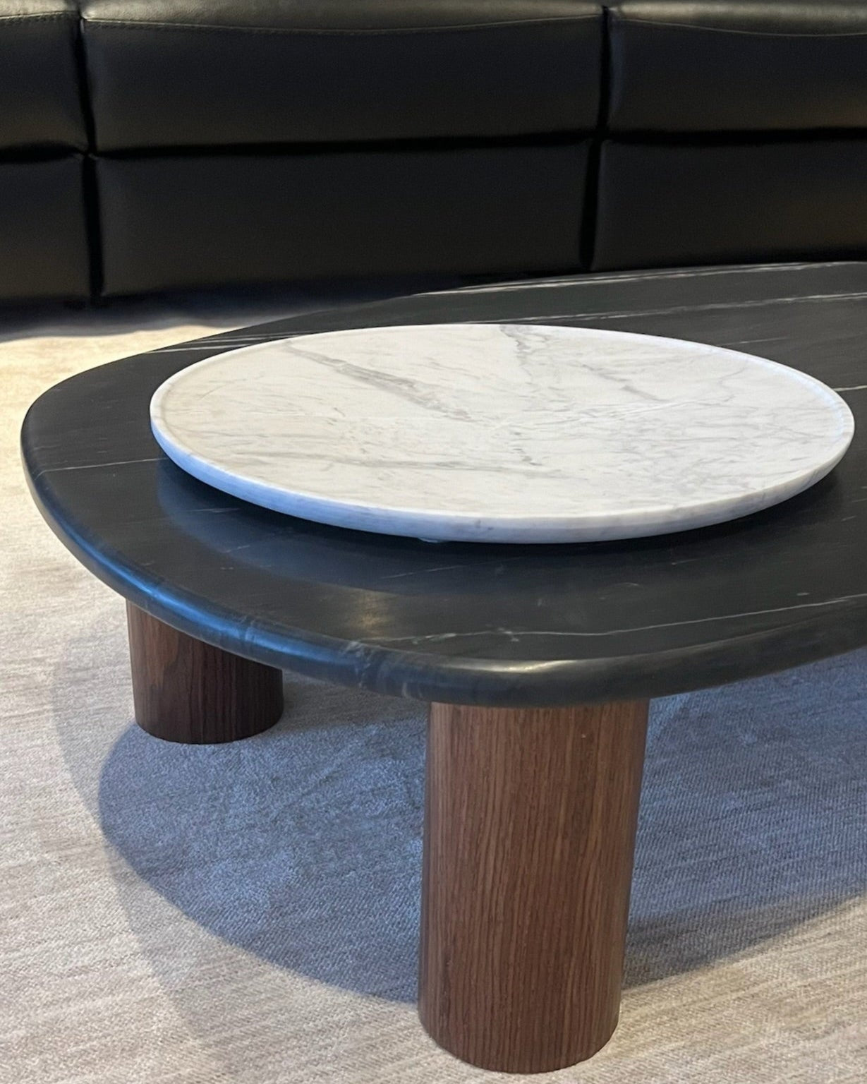 Mesa de Centro Dunas Mármore Nero Striatto