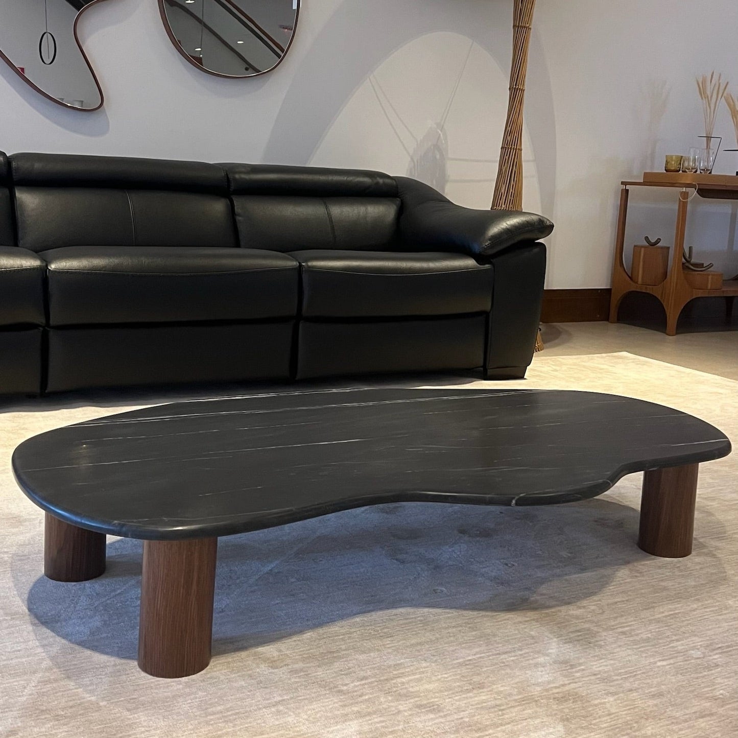 Mesa de Centro Dunas Mármore Nero Striatto