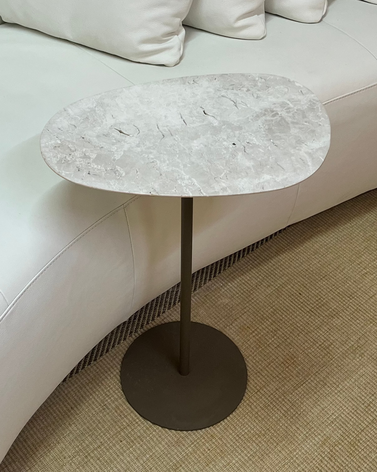 Mesa Tulipa Slim Mármore Travertino Capuccino