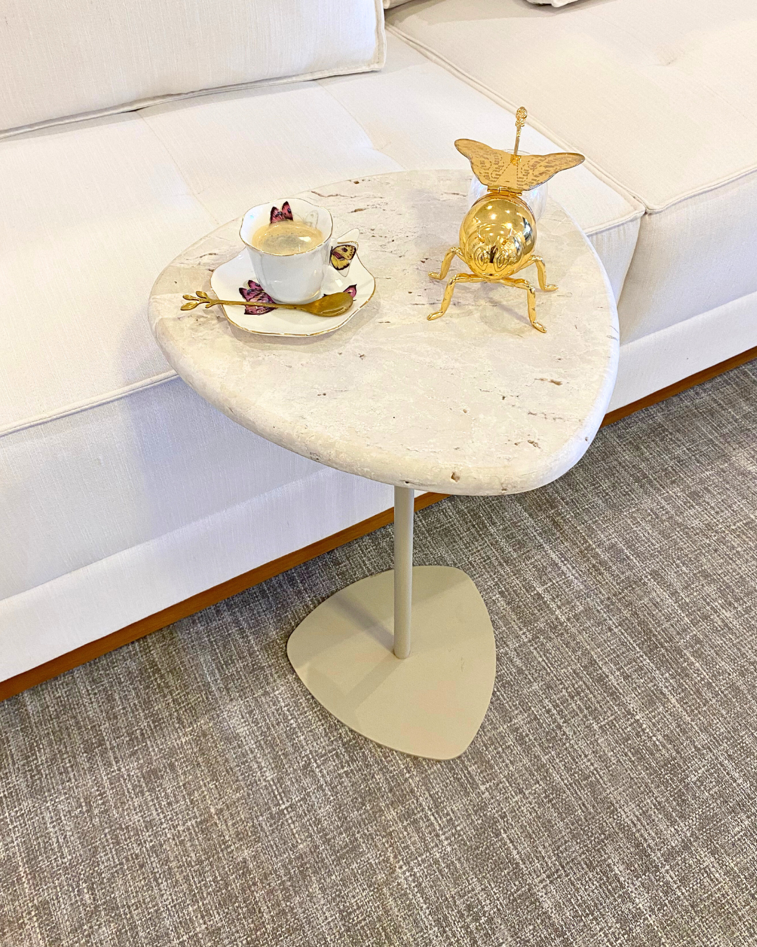 Mesa Sangiovese Catedral Mármore Travertino Cappucino