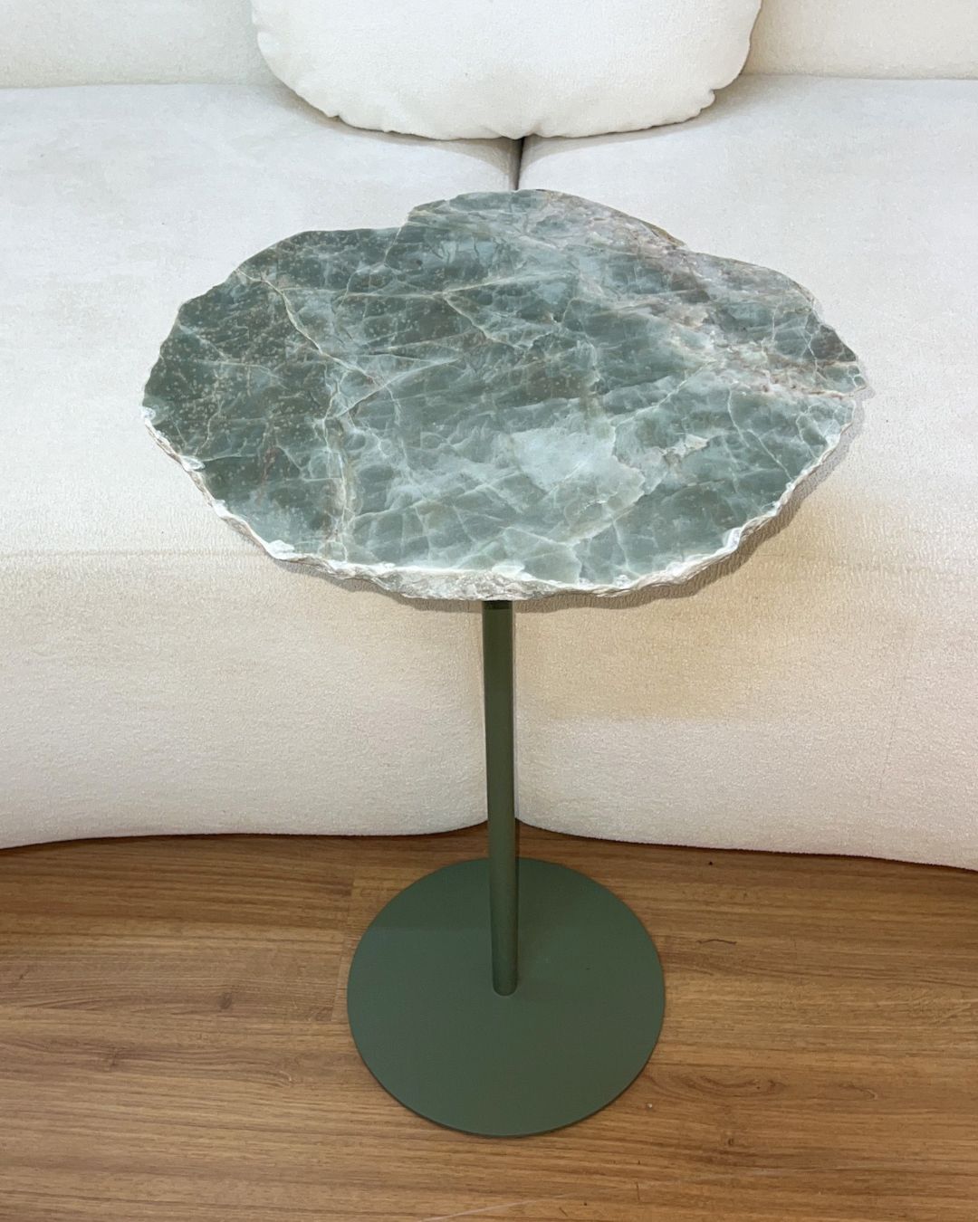 Mesa Orgânica Zera Quartzito Verde Esmeralda