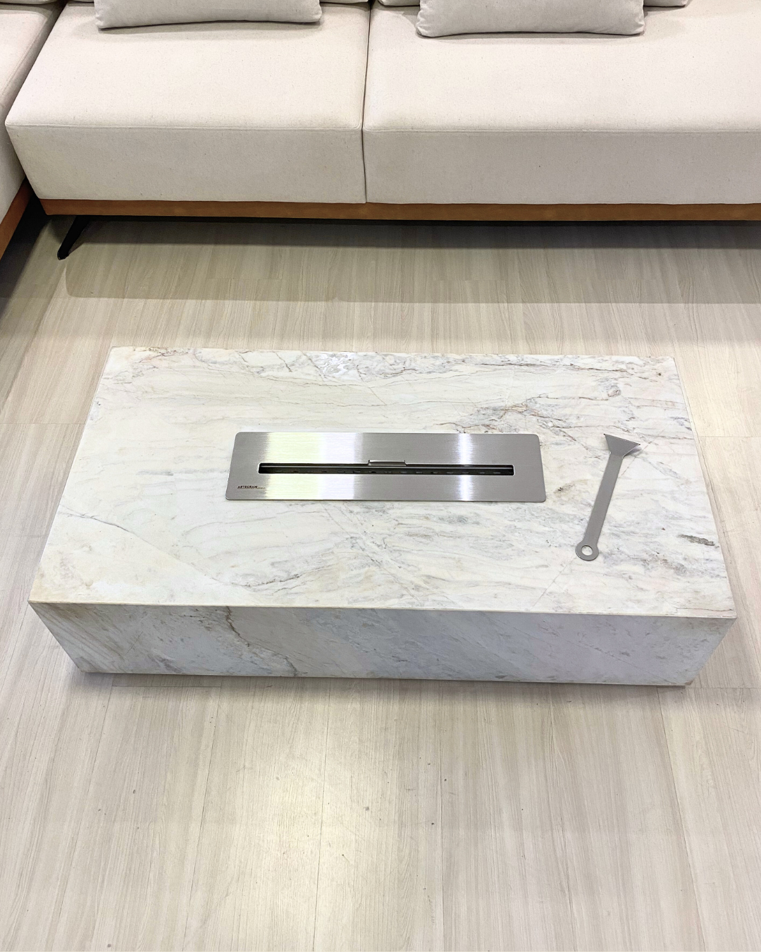 Mesa de Centro com Lareira Mármore Calacatta