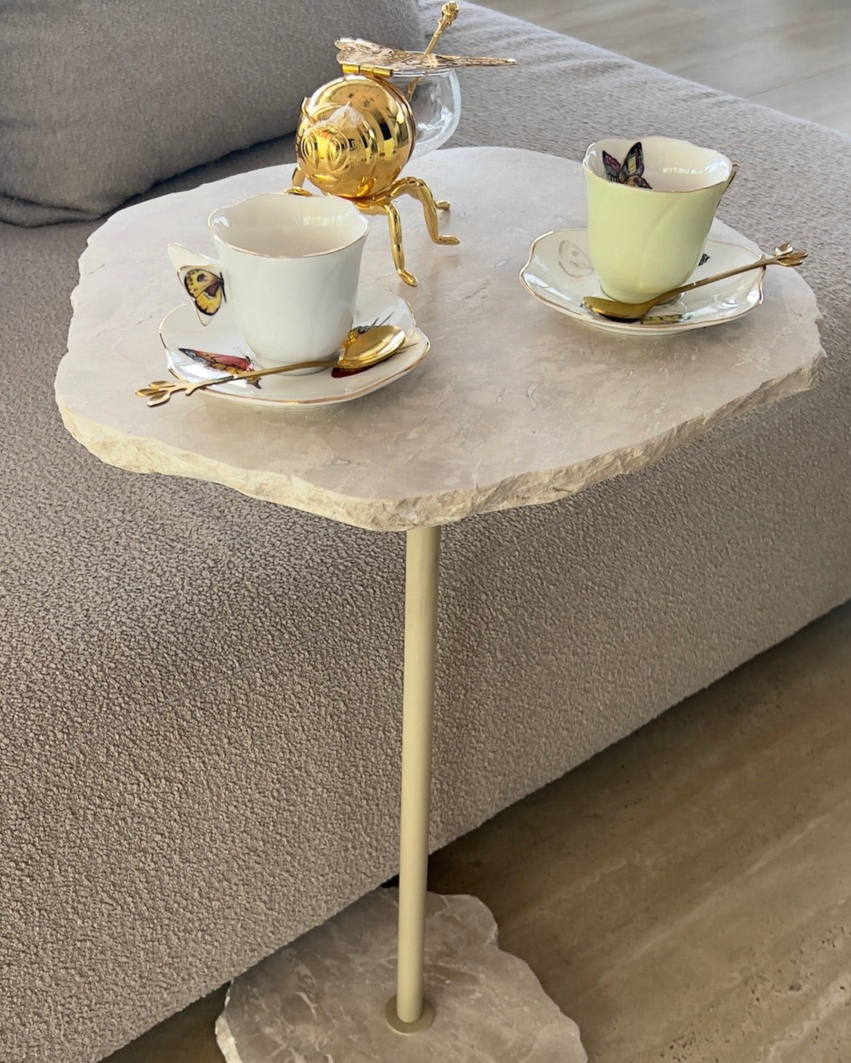 Mesa Orgânica Mármore Cappuccino