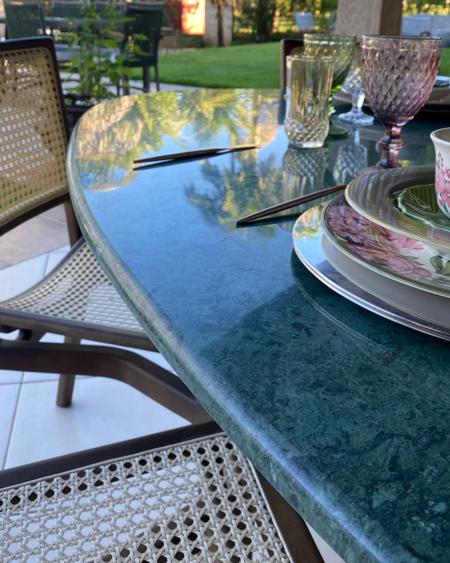 Mesa de Jantar Sangiovese Mármore Verde Guatemala
