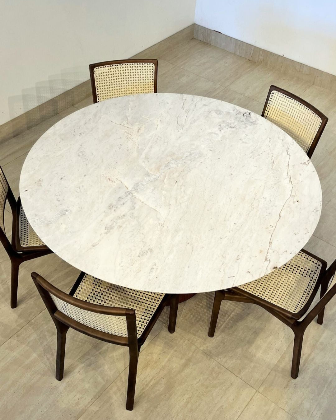 Mesa de Jantar Malbec Mármore Calacatta Premium