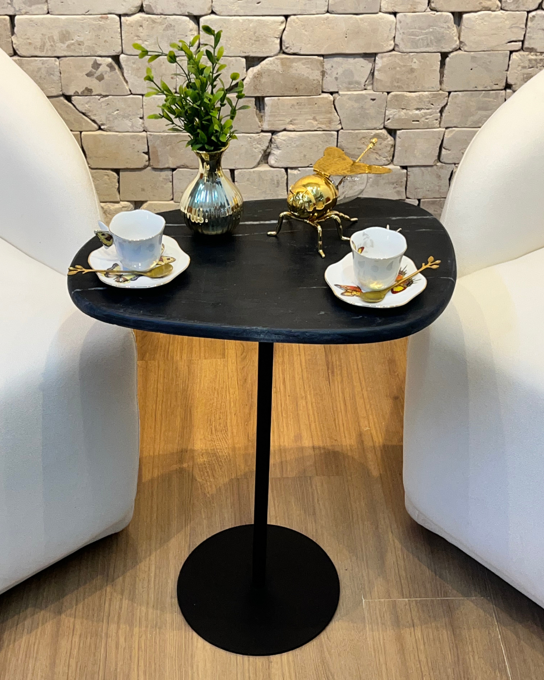 Mesa Tulipa Mármore Nero Striatto