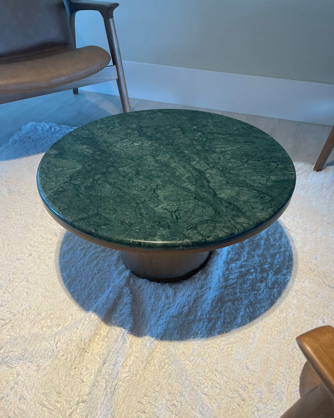 Mesa de Centro Malbec Mármore Verde Guatemala Polida