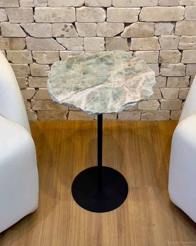 Mesa Orgânica Zera Quartzito Verde Esmeralda