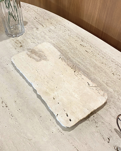 Bandeja Multifuncional Orgânica Mármore Travertino Romano