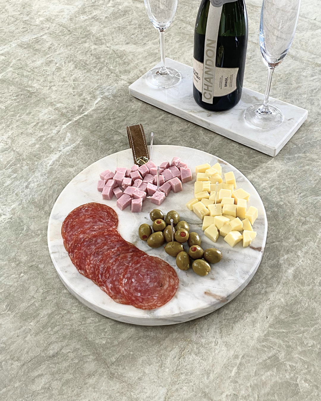 Bandeja Mesa Posta Mármore Calacatta Premium Pegador Libélula