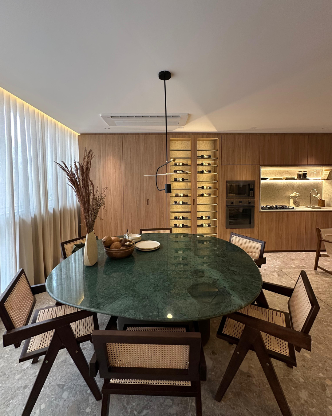 Mesa de Jantar Orgânica Pétala