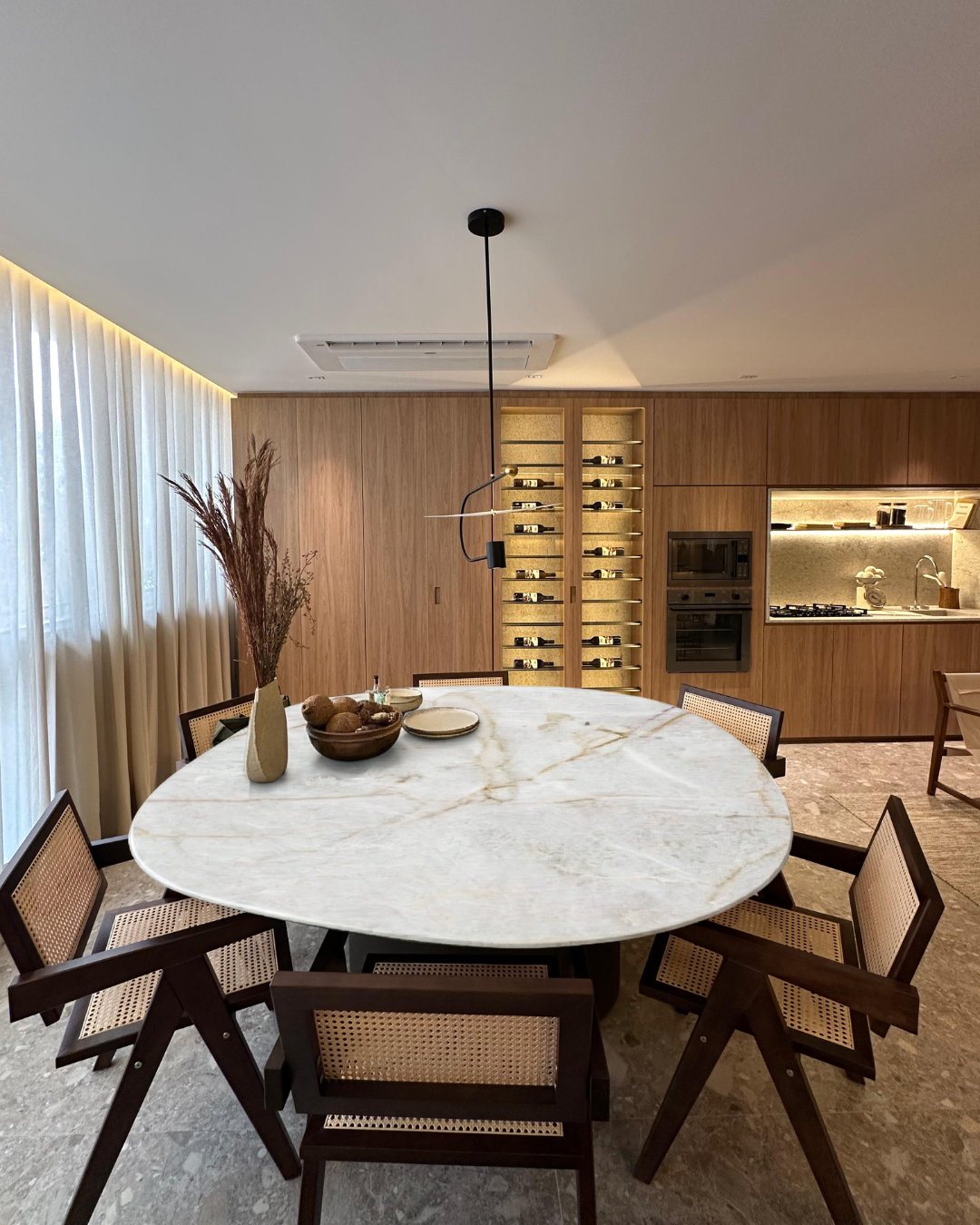 Mesa de Jantar Orgânica Pétala